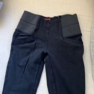 Black cute leggings, stretch panels around the waist